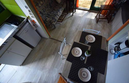 Petit chalet au Lac de Goulens avec piscine commune - 2 adultes et 1 enfant - Foto 12