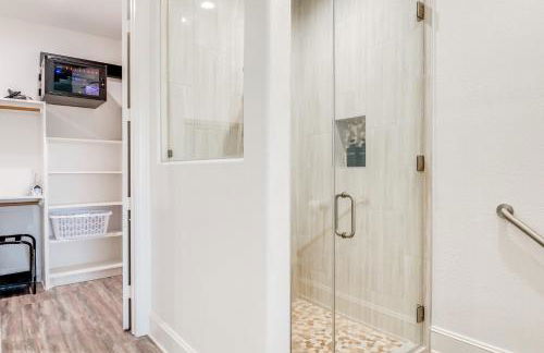 Conroe Lake House Luxe Pool, Private Dock and Games - Photo 13