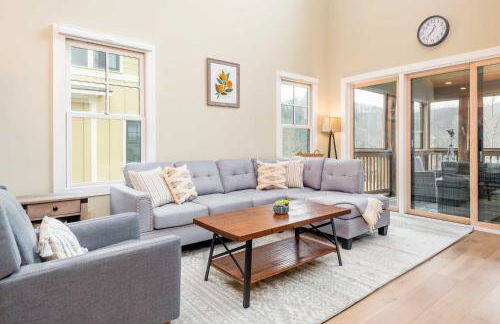 Game Room and Wraparound Decks Cullowhee Home! - Foto 6