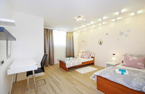 Split Symphony Garden: Modern, new Apartment (4+1), 5 min walk to ˝Firule˝ SAND BEACH, 12 min walk to CITY CENTER - Foto 28