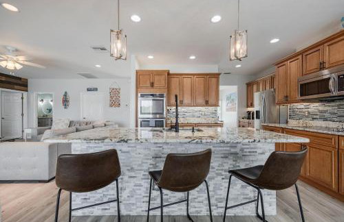 Heaven Found! Stunning River Views & Pool - Villa Island Sunset - Roelens Vacations - Foto 18