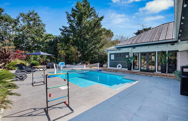 8BR Gem With Pool, Lake View & Tons of Amenities! - Foto 13