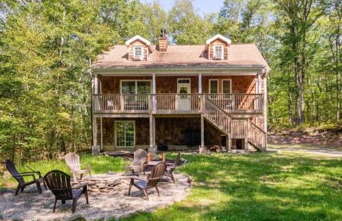 Catskill Cabin with Firepit & Indoor Jacuzzi Tub - Foto 58