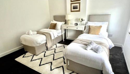 4 Bedroom House Coventry Sleep 7 with 3 Parking Spaces - Foto 4