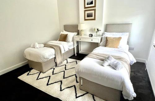 4 Bedroom House Coventry Sleep 7 with 3 Parking Spaces - Foto 4