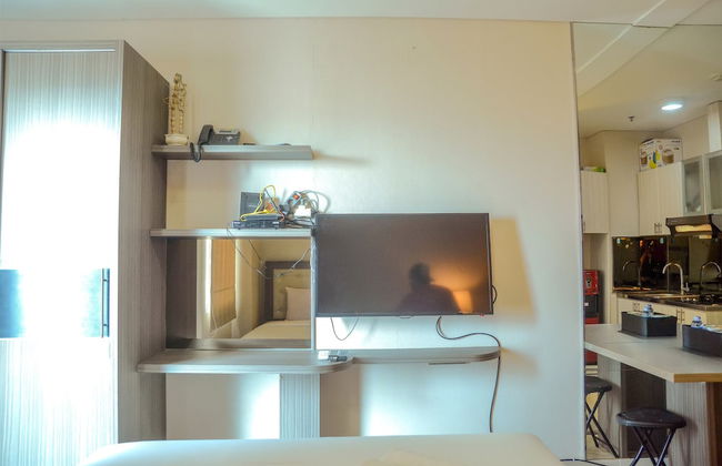 Prime Location Studio Apartment at Elpis Residence near Ancol - Foto 20