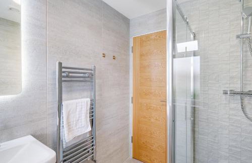 Bright 6 bedroom 3 bath house ideal for Pinewood Studios - Foto 36