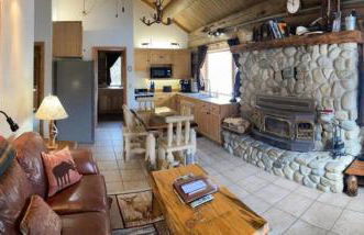 Montana Mountain Glamping: Charming Log Cabin with a Private Hot Tub in Darby - Foto 13