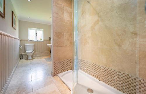 East Wing at Champaignes Toft, Mendlesham - Foto 12