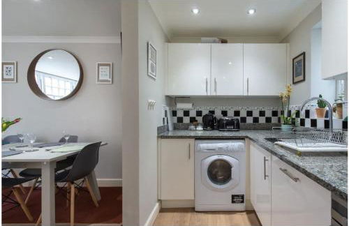 Wells City Centre, Quiet Mews House, sleeps 6 - Foto 4