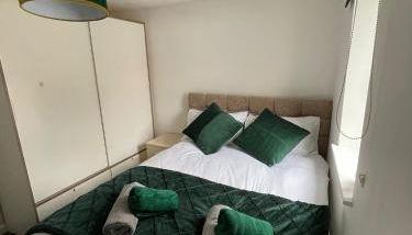 1 Bed @ Factory Quater - Chard St - Foto 3