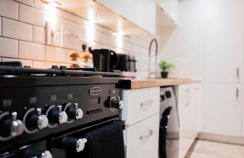 Luxurious 3-Story Townhouse, sleeps up to 10! - Foto 25