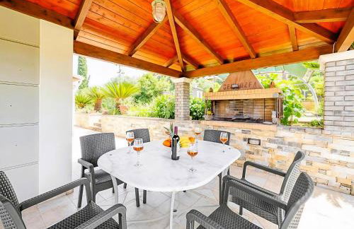 Villa Nirvana - Sea View Maisonette in Roda, Offering Tranquility and Comfort on the Enchanting Northern Coast of Corfu - Photo 2