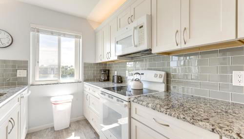 2 Mi to Jupiter Beach Condo with Lake Views - Foto 3