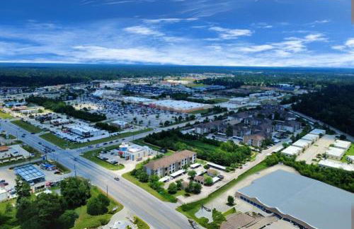 Modern 1BR Retreat Open Layout, Workspace, Views - Foto 26