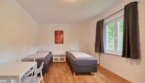 Monteurwohnungen in Trier - Parkplatz - Einzelbetten - Waschmaschine und Trockner - Foto 3