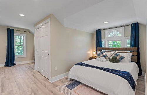 5bd Movie Theater - 7mins to UND - Backyard BBQ - Foto 49