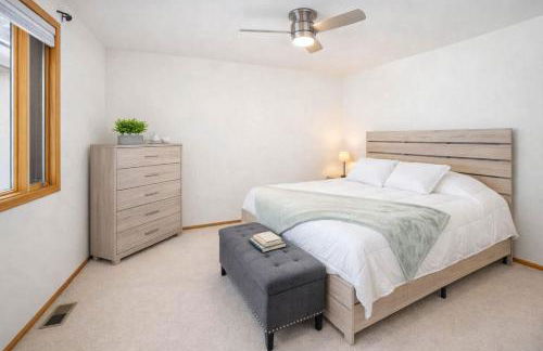 East Side 3 Br 2 full bath King Bed - Foto 6