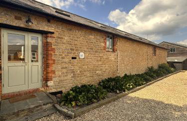 Rats Retreat at Tove Valley Cottages - Photo 2