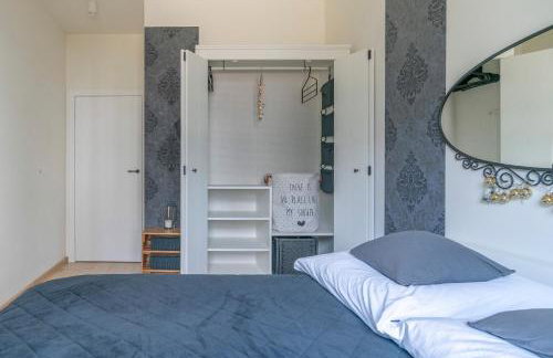 Elegant apartment with private garden, AC and garage, near airport - Foto 35