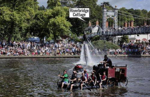 Beautiful period cottage, exceptional riverside location in the heart of Chester - Photo 47