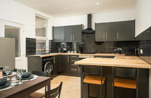 Anfield House - Liverpool Retreat 7 Bedroom Home - Photo 41