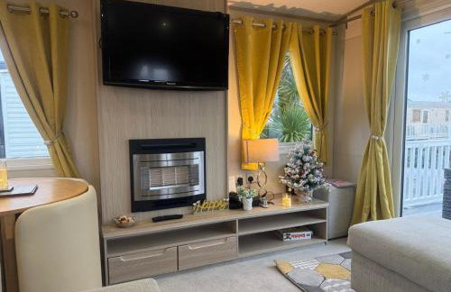 Beautiful Holiday Home 3 Bed Caravan by The Beach, Free Wifi, Games Console, TVs & DVD's, Passes Not Included - Foto 66