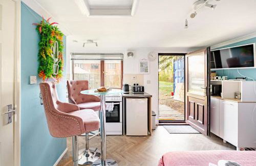 Thorpe Park Studio - Detached Stay & Free Gated Parking - Foto 8