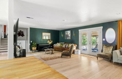 San Marcos 5BR Retreat with Pool Near TXST - Foto 40