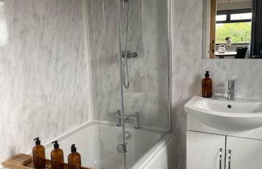The Annexe Porthcawl Pet Friendly 2 Bedroom Flat with King Size bed bunk beds and sofa bed sleeps up to 5 people - Photo 27