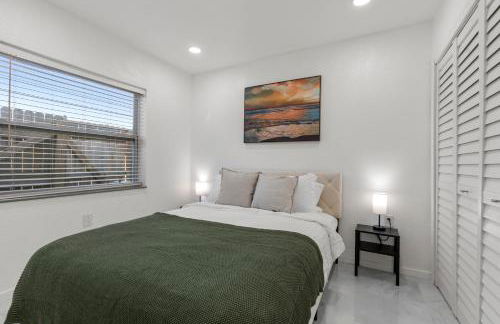 Yellow Door Oasis airport, cruise port and beach close-by - Foto 3