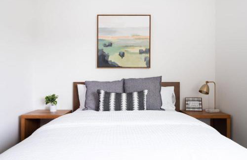 Designer Urban Retreat w Rooftop Deck & Fireplace - Foto 45