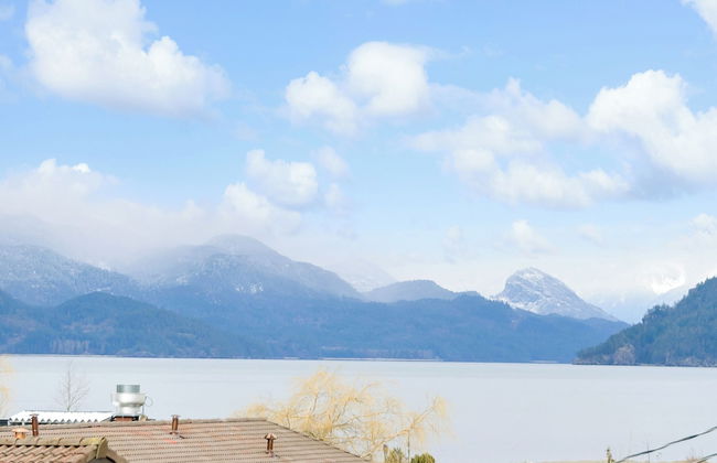 Lakefront Lux 2BR Symphony Of Comfort - Photo 63