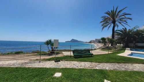 SOLETE - Apartamento con vistas, acceso directo al mar, piscina y parking by Redi - Photo 5, Garden