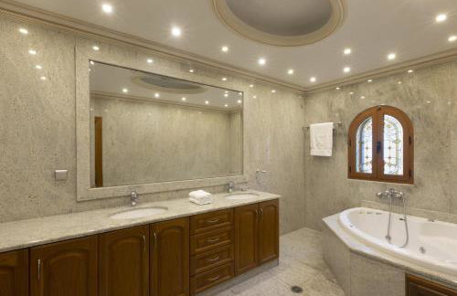 Villa Visanty with Private Pool & Access to Beach - Foto 36