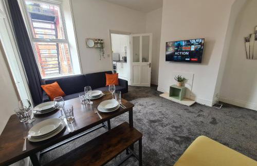 5 bed sleeps 6, 2 miles (7 mins) from city centre - Foto 1