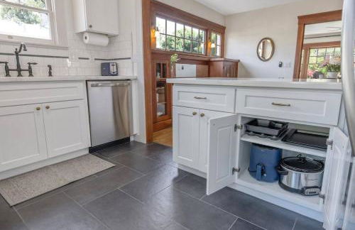 2 bed, 2 bath, historic beauty, walk downtown - Foto 33