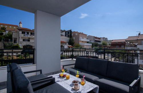 Villa Barbara & Zoran with free parking and heated swimming pool - Photo 48