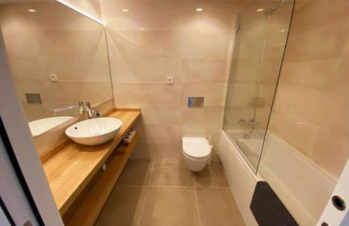 Apartamento nuevo, equipado y decorado con estilo - Foto 17