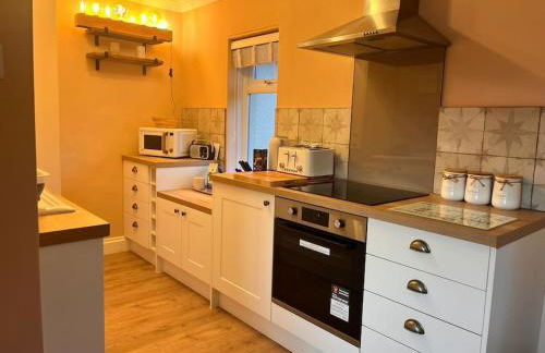 Blue Anchor House - Seaview, Hot Tub Apartments - Photo 7