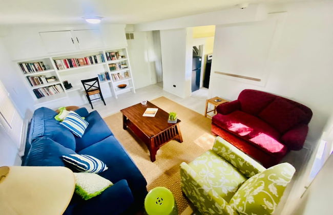 Cheerful 3 Bedroom Home Walk to UVA Stadium - Foto 1