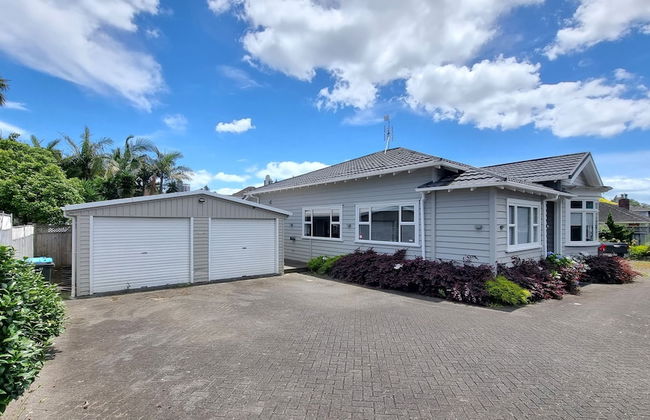 Cheerful 5 - Bedroom Home - Free Parking - Foto 29