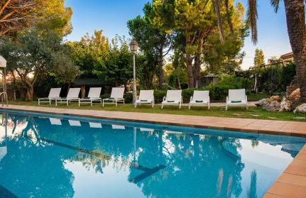 Villa Sitges El Ranch Amaizing Outdoor Areas Beaches at 5 minutes walk Sitges at 15 min drive AC Pool Jacuzzi & Garden XXL - Photo 6