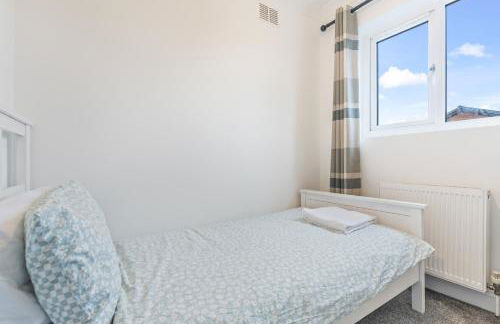 Awesome Coventry Home for Business Contractors and Suitable for families with Free Parking 14mins from NEC - Foto 30