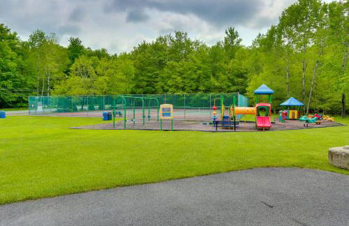 Games, Fire Pit, Hot Tub Pocono Lake Family Home! - Foto 32