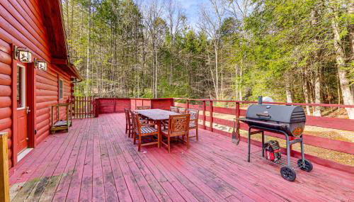 15 Mi to Snowshoe Resort Cabin with Deck and Fire Pit - Foto 1