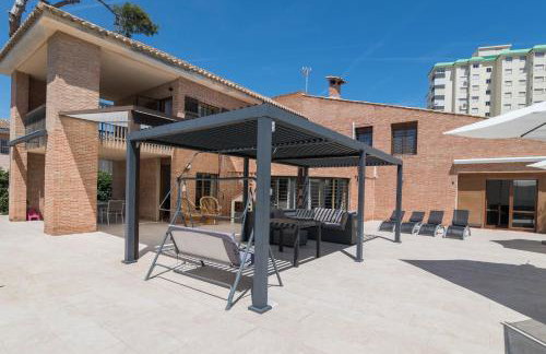 Villa con barbacoa para familias - Foto 20
