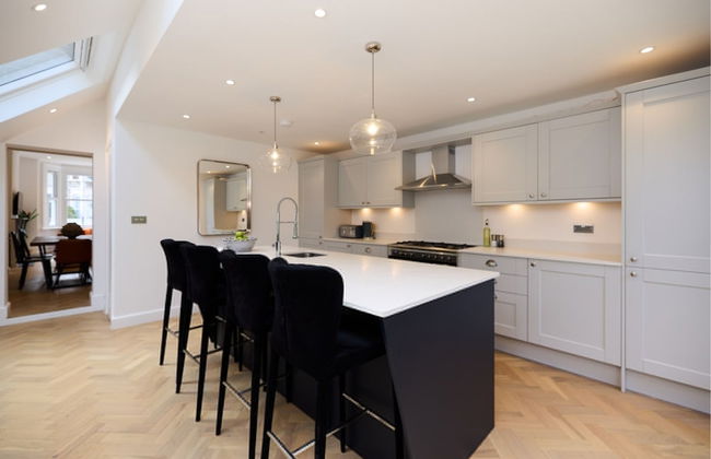 The Shepherd s Bush Wonder - Trendy 4bdr Home With Garden Terrace - Photo 14