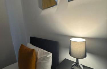 The Upper Tooting Beauty - 2bed Ground Floor Flat - Photo 6