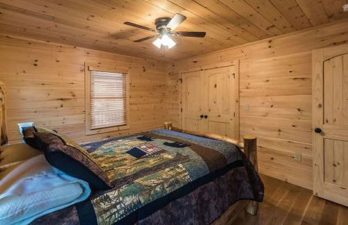 Majestic mountaintop cabin, hot tub, fireplaces - Foto 35